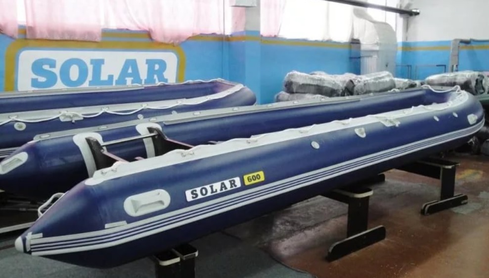 Надувная лодка ПВХ Solar-600 Jet Tunnel Моторная лодка Солар-600 Джет